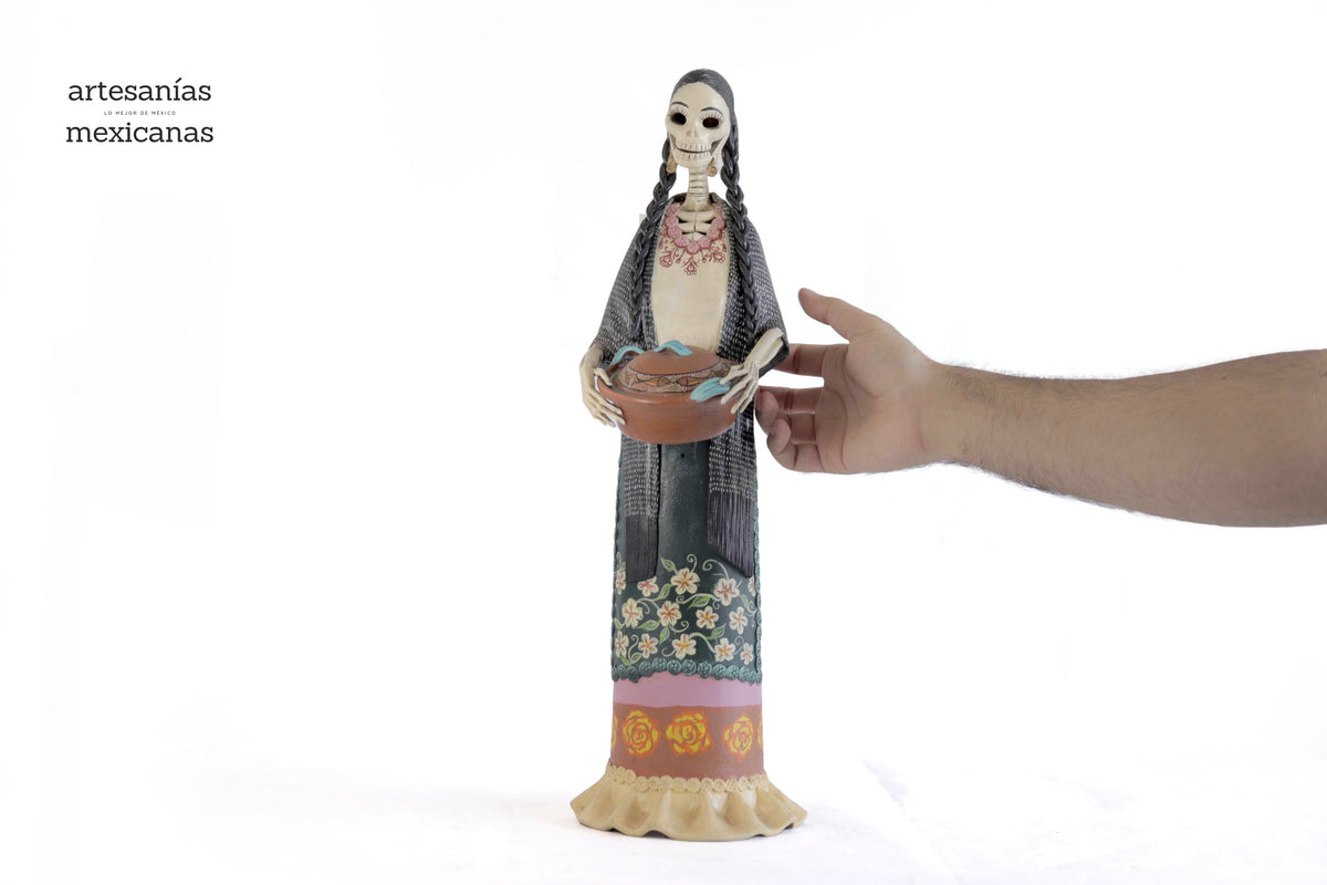 Catrina con olla 50 cm. 20 in.