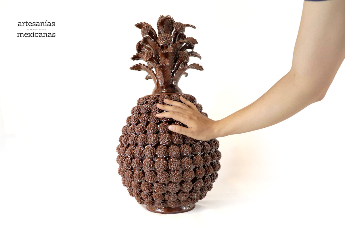 Piña michoacana de barro - Rosales marrones - 66 cm. 26 in.