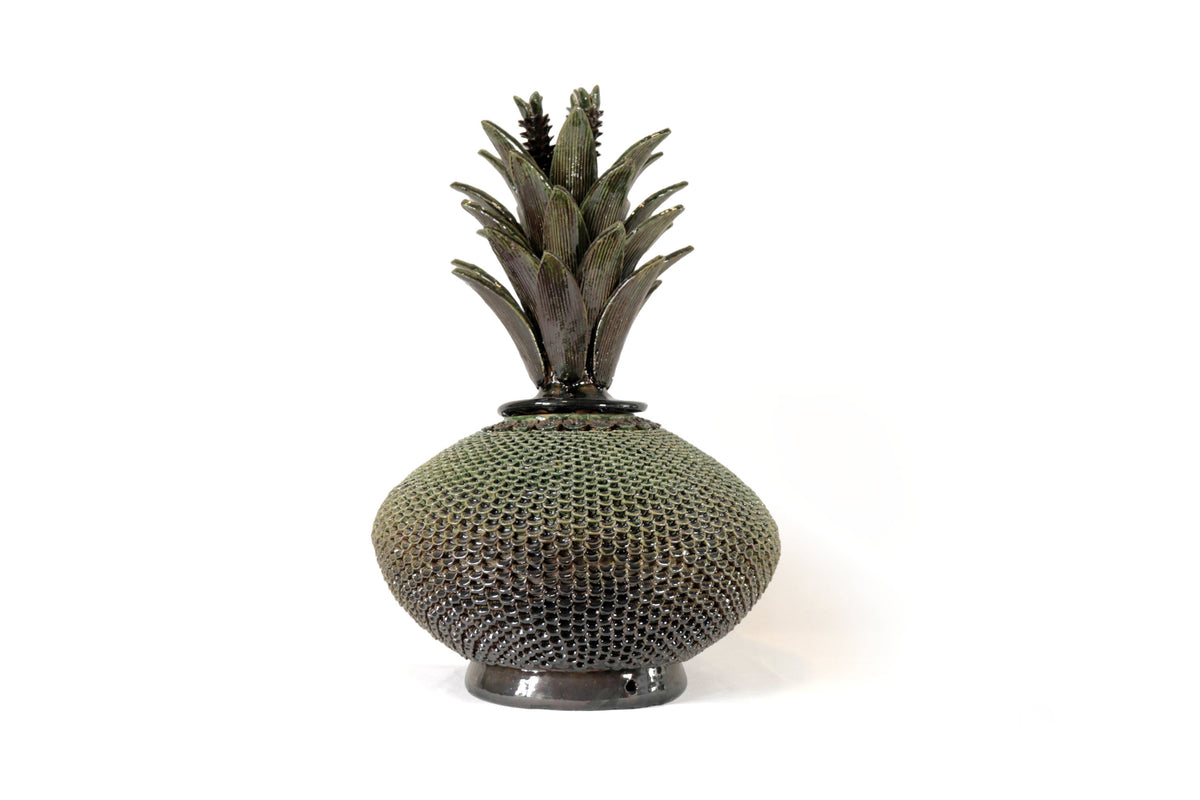 Piña michoacana de barro - Platillo verde - Pétalos finos - 60 cm. 24 in.