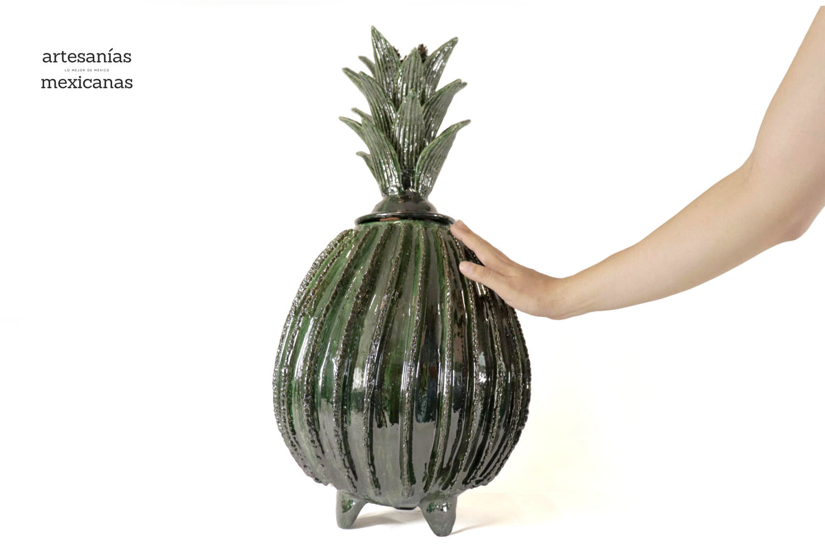 Piña michoacana de barro - 65 cm. 26 in. - Biznaga verde